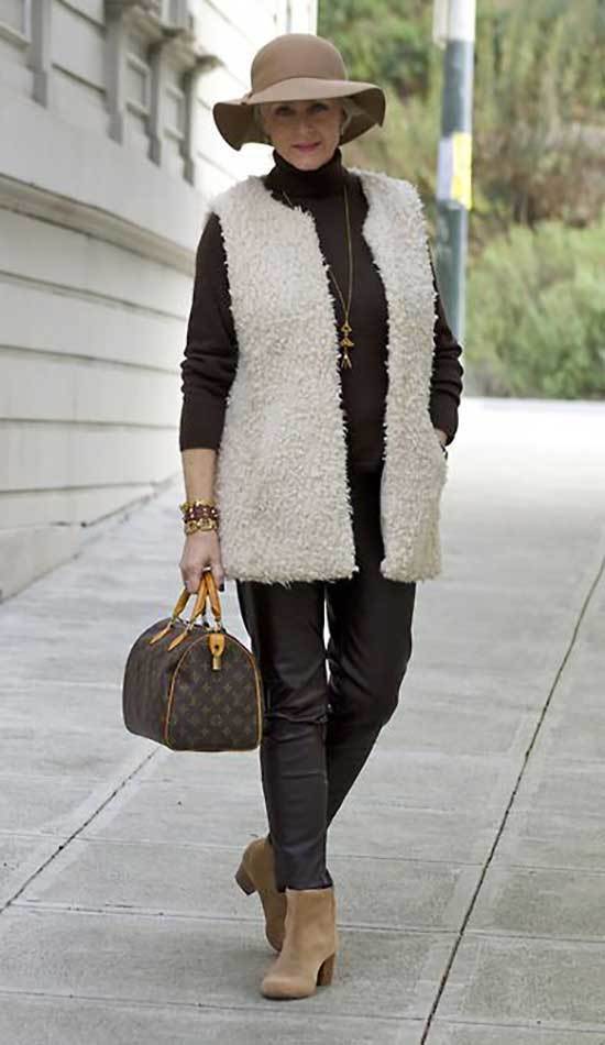 Winter Outfits for Women Over 50-33