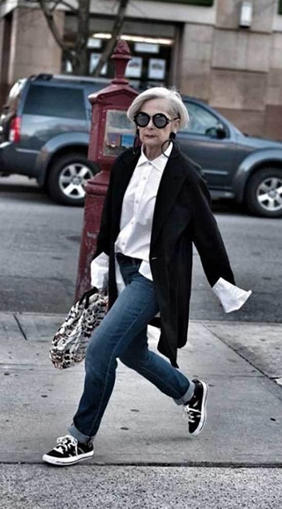 Chic Winter Outfits for Women Over 50