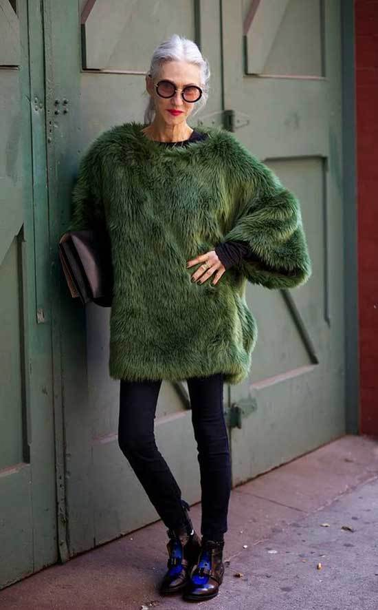 Fashionable Winter Outfits for Women Over 50